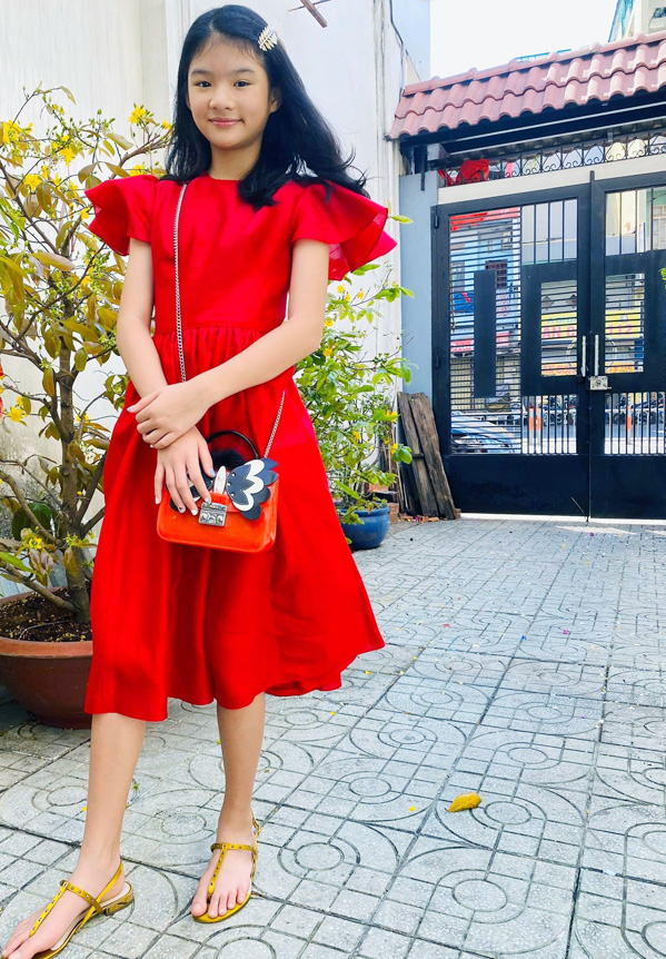 Bình rượu mơ của sao Việt: Mới 15 tuổi đã cao tới 1m70, dáng chuẩn hoa hậu tương lai nhưng bất ngờ nhất là phong cách thời trang-3