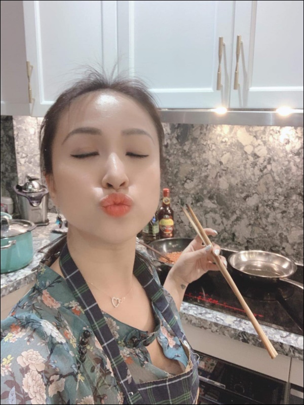 Vân Hugo đúng gái đảm, làm tiệc hoành tráng đãi bạn, thực đơn toàn món bổ dưỡng mà không sợ tăng cân-1