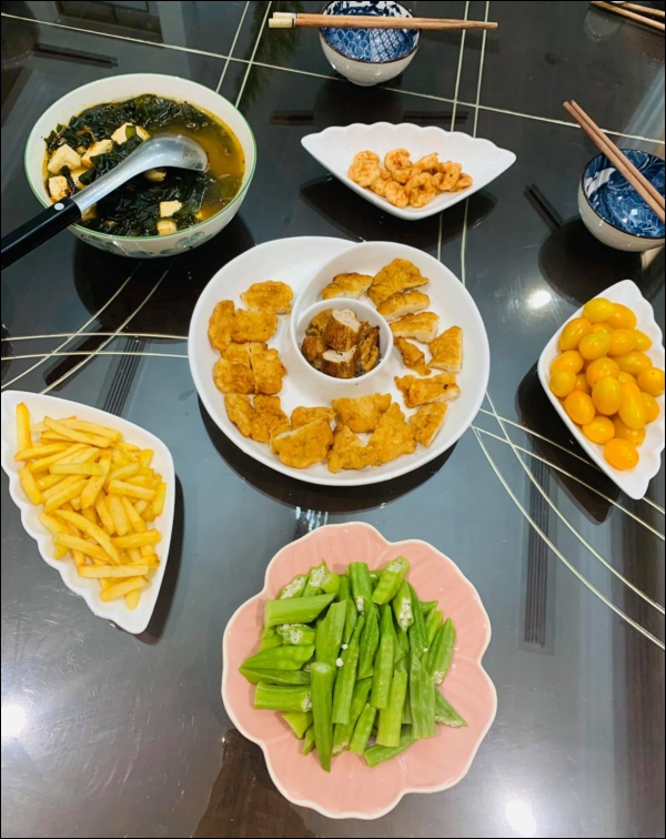 Vân Hugo đúng gái đảm, làm tiệc hoành tráng đãi bạn, thực đơn toàn món bổ dưỡng mà không sợ tăng cân-12