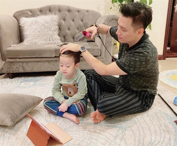 Diễn viên Việt Anh lo sốt vó vì một đêm ôm con chạy 3 bệnh viện-2