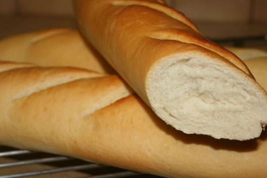 Giải mã tin đồn thói quen ăn sáng bằng bánh mì có thể gây ung thư vú: Nghe chuyên gia phân tích, bạn sẽ phải thay đổi thói quen sống gấp