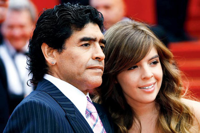 Huyền thoại Diego Maradona ra đi để lại 11 người con, kết quả của cuộc đời hào hoa và cuộc chiến tranh quyền thừa kế chưa có hồi kết-2