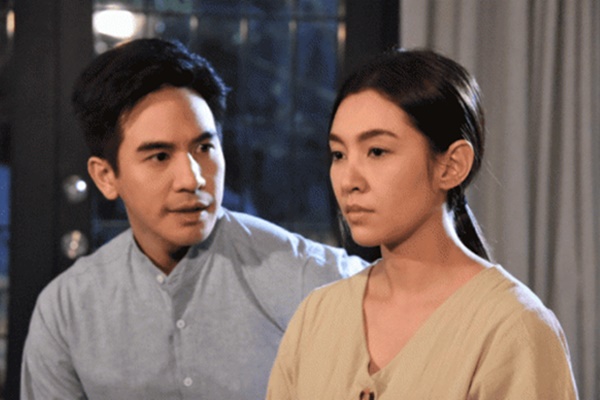 Giật mình khi nhận ra vị khách sang trọng bước vào cửa tiệm, tôi vội quay lưng rồi đeo khẩu trang che kín mặt, một lời cũng không dám nói-2