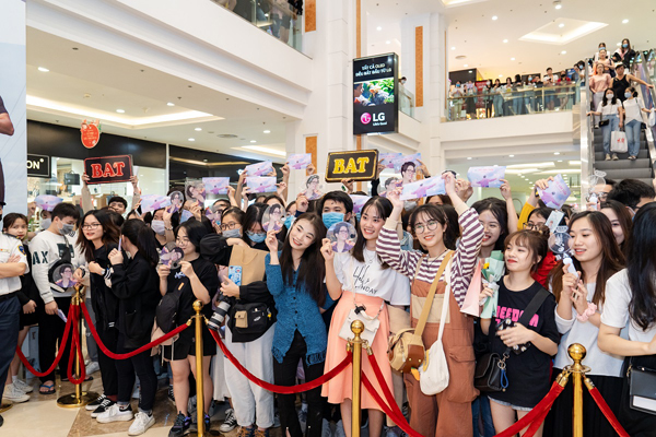 Vincom Black Friday hút hàng nghìn khách ngay trong ngày đầu tiên-10