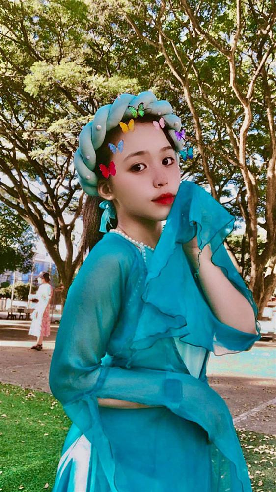 Lớp ồn đến nỗi lớp trưởng bất lực, lớp phó quay sang nói một câu khiến ai nấy im bặt-1