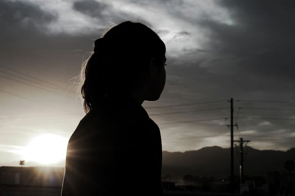 Giữ con gái như báu vật, cha mẹ chết lặng khi bác sĩ thông báo đứa trẻ mang thai 5 tháng, tác giả bào thai là nhân vật không ai ngờ-1