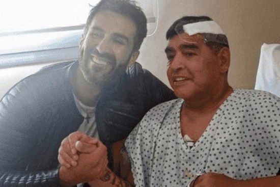 Tình tiết mới: Maradona tranh cãi và xô xát với bác sĩ trước khi qua đời vài ngày