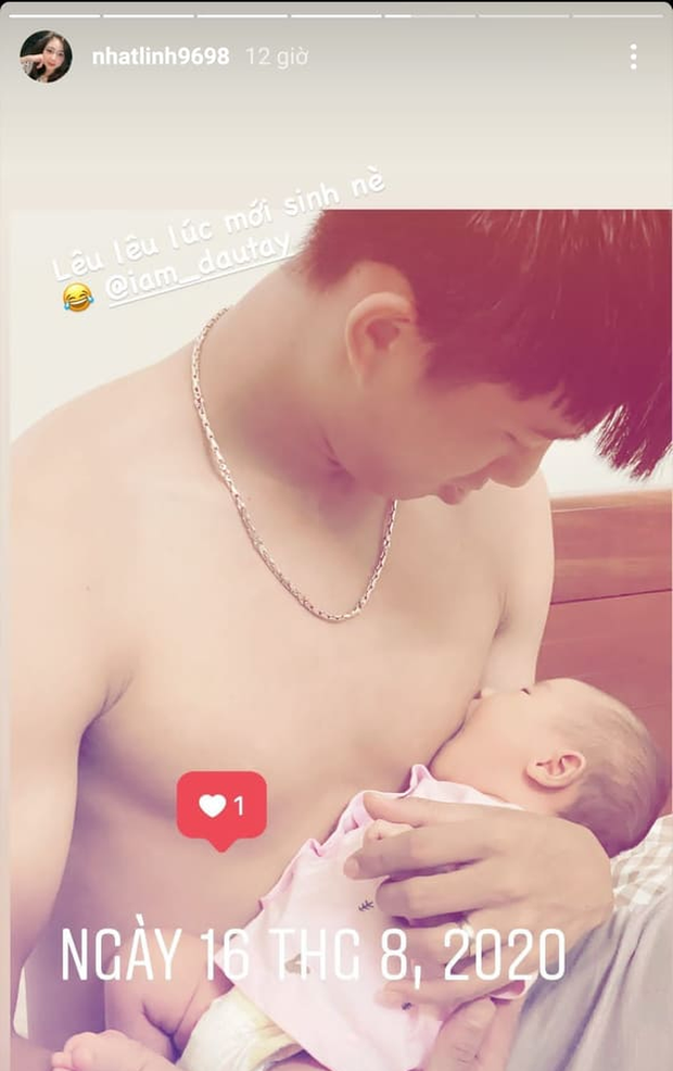 Phì cười với hình ảnh con gái Phan Văn Đức bị lừa ngậm ti bố ngon lành-1