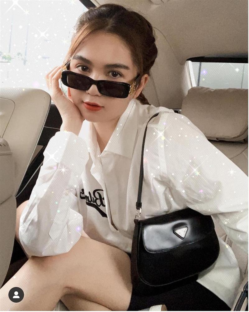 Lịm tim với style trẻ trung của Ngọc Trinh chỉ với hai tone màu trắng /đen-6