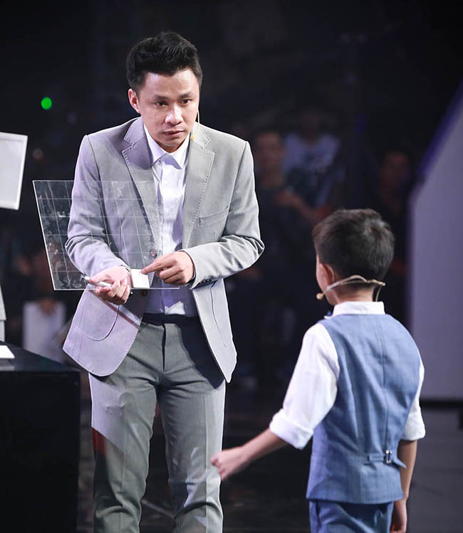 Giám khảo/cố vấn Siêu Trí Tuệ Việt, người giữ 4 kỷ lục thế giới về trí nhớ khoe học bạ gây sốc-1