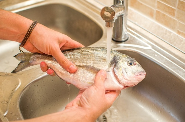 Bí quyết nấu canh cá không tanh không nát: Chỉ cần nằm lòng 4 công đoạn sau, chị em sẽ đá bay mùi tanh khi nấu canh cá!-2