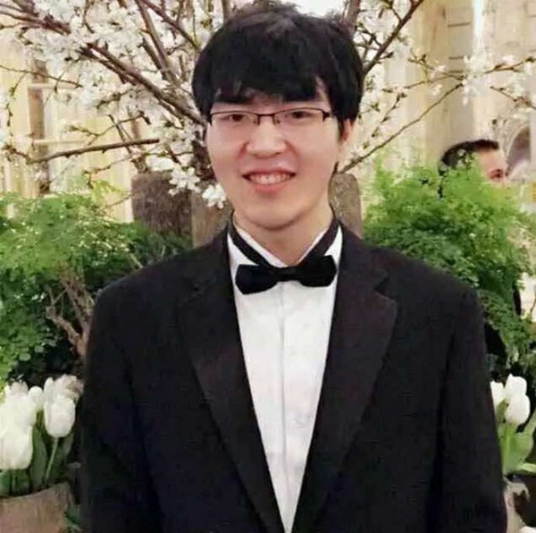 Con sinh ra bị khiếm khuyết, mẹ chấp nhận ly hôn một mình nuôi đứa trẻ và ai cũng ngỡ ngàng với kết quả gần 30 năm sau-4