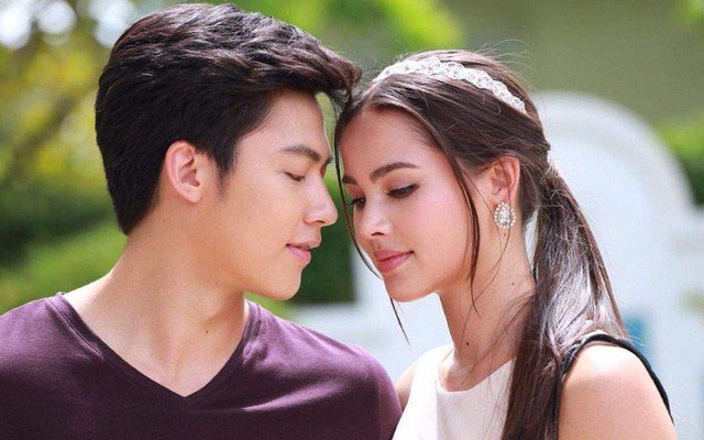 Chị hàng xóm nhờ sang sửa ống nước, tôi rụng rời tìm thấy chiếc khuyên tai trong nhà tắm-1