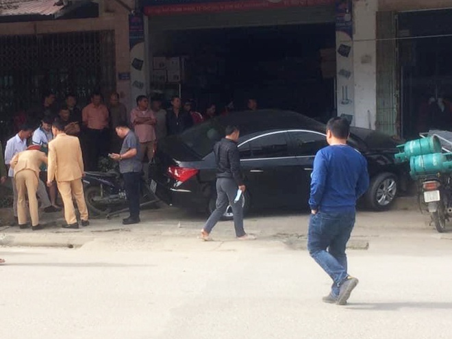 Tài xế ôtô không bằng lái tông chết 2 cha con-1