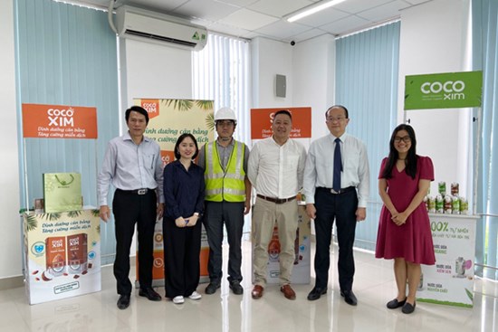 Tổng lãnh sự Singapore đến tham quan nhà máy Betrimex