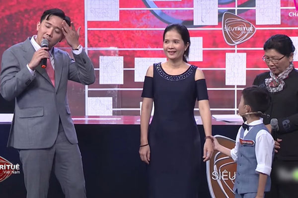 Biến căng: Vợ chồng Trấn Thành - Hari Won và Hương Giang bị lập chung group anti, số lượng thành viên đã cán mốc 36 nghìn-4