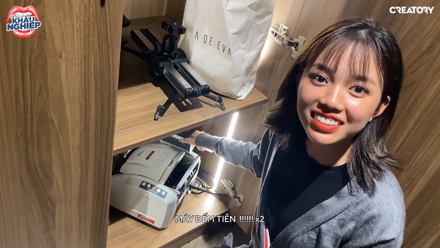 Khám phá dinh thự 7 tầng của Độ Mixi: Có thang máy và cả máy đếm tiền, phòng stream ngập mô hình đắt đỏ-11