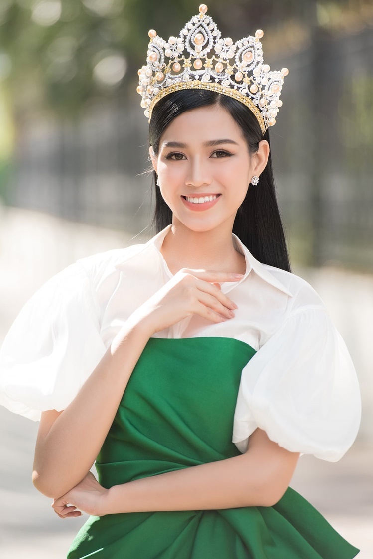 Ngoài hàm răng không đều, Tân Hoa hậu Đỗ Thị Hà còn có thêm một nhược điểm nhan sắc mà để ý kỹ mới nhận ra-2