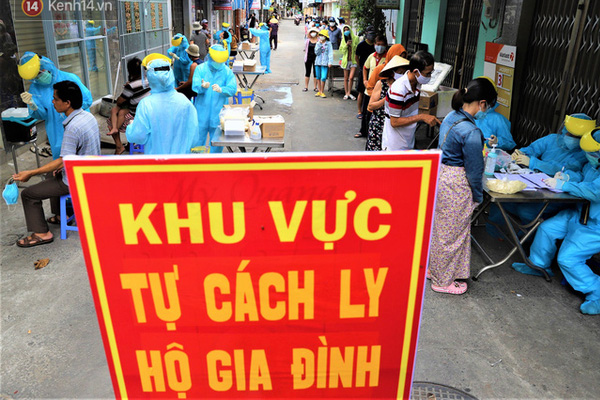 Clip: Phong tỏa con hẻm nơi thầy giáo dạy tiếng Anh nhiễm Covid-19 sinh sống-5