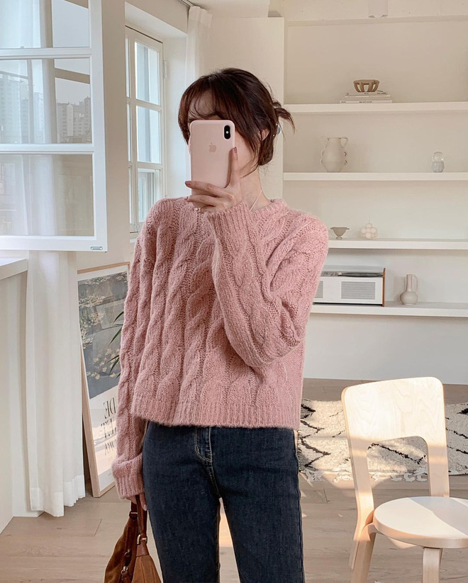 Trend áo len năm nay có 6 kiểu must-have, nàng nào cũng nên sắm để nâng điểm phong cách cho xịn sò-1