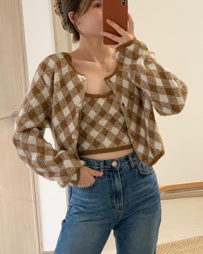 Trend áo len năm nay có 6 kiểu must-have, nàng nào cũng nên sắm để nâng điểm phong cách cho xịn sò-5