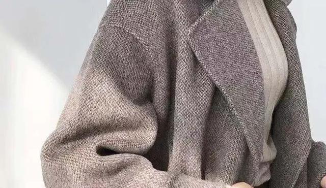 Áo len cashmere, áo khoác dạ... trang phục mùa đông rất nặng và khó giặt? Mách bạn 7 mẹo làm sạch quần áo mùa đông siêu thiết thực-5