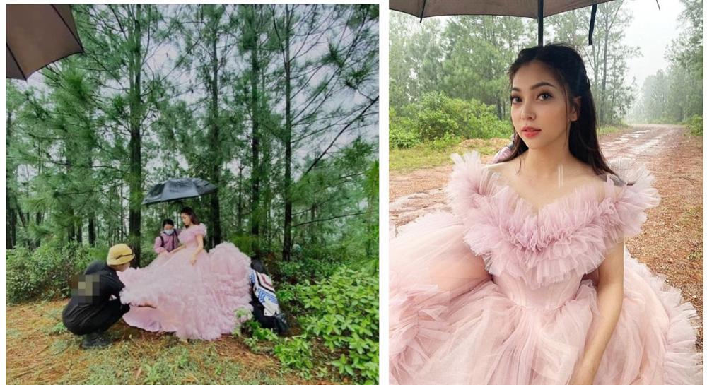 Lộ ảnh bạn gái cũ Quang Hải - Nhật Lê mặc váy cưới giữa rừng, lấp ló chàng trai bí ẩn đi xế sang, đeo đồng hồ xịn hộ tống bên cạnh?-1