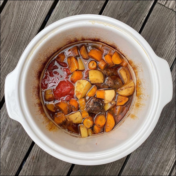 Tăng Thanh Hà làm món bò kho&nbsp;củ quả đẹp mắt như nhà hàng, trời lạnh các mẹ nhất định đừng bỏ qua-6