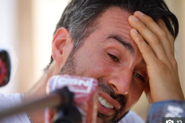 Bạn trai của tình cũ Maradona tiết lộ sốc: Diego phải ở nhà tồi tàn, không có phòng tắm, bị ngã trước khi mất mà không ai đưa đi chụp chiếu-3