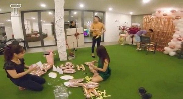 Bên trong biệt thự khủng của Hà Hồ - Kim Lý, cặp song sinh vừa chào đời đã đến ở nhà mới-2