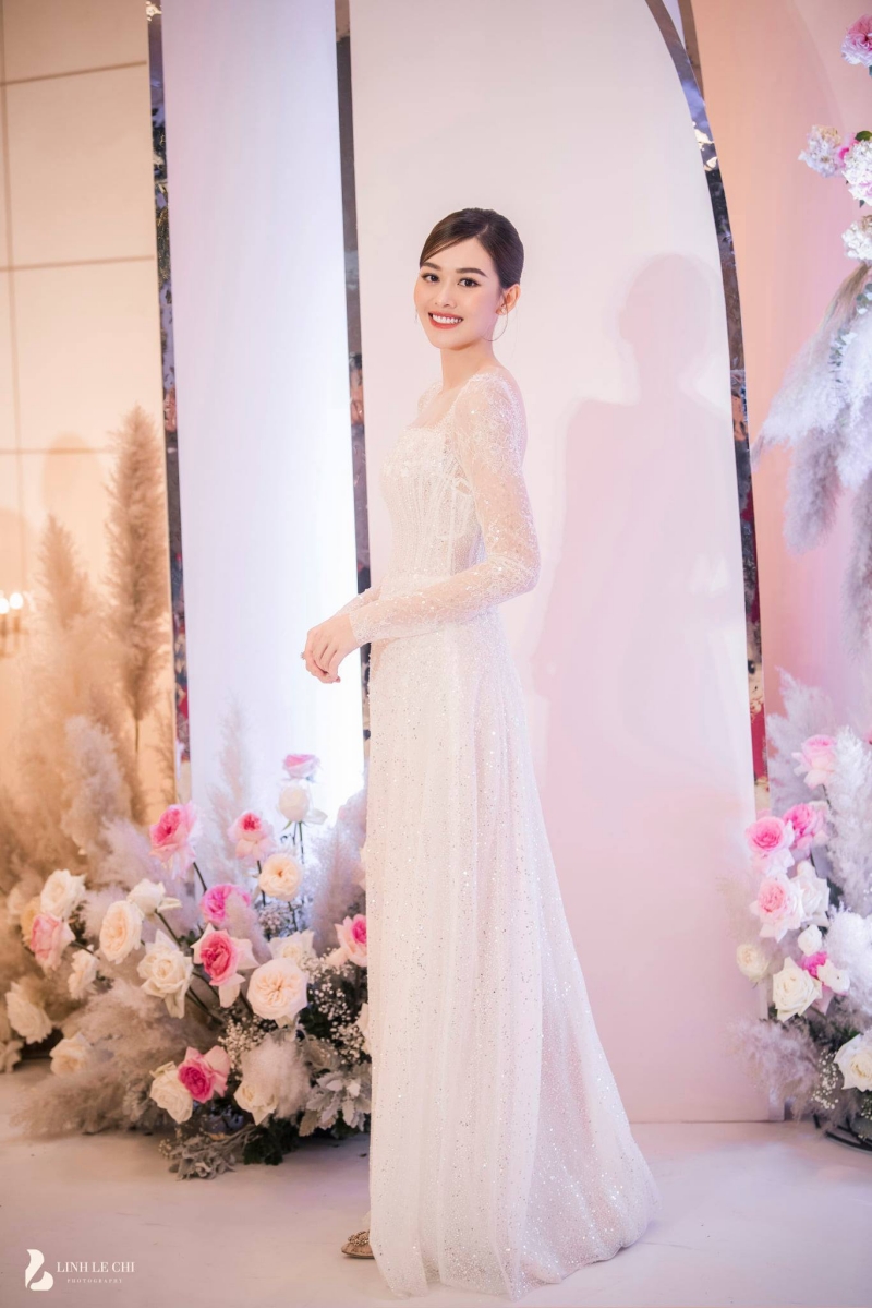 Loạt ảnh trong đám cưới kín tiếng của Tường San: Cô dâu khóc rưng rưng cũng xinh nức nở, chú rể chỉ nhìn thấy bóng lưng-6