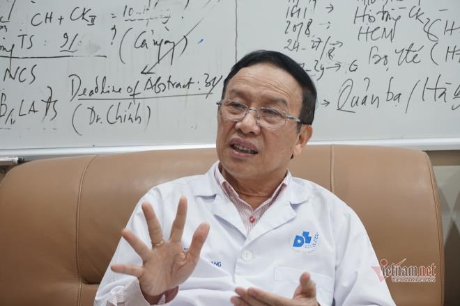 Người đầu tiên ở Việt Nam bị đổ mồ hôi máu được chữa khỏi-2