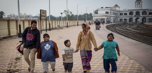 Gia đình nghèo có 3 con bị bệnh béo phì, bố đòi bán thận kiếm tiền cứu chữa từng thu hút sự chú ý của truyền thông thế giới giờ ra sao?-10