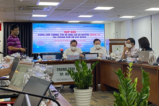 Lịch trình di chuyển của bé trai 14 tháng tuổi nhiễm COVID-19 từ BN1347: Cùng gia đình đến nhiều quán ăn, hội chợ, đi thăm thầy cô