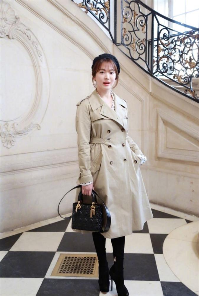 3 lý do Song Hye Kyo diện đồ mùa Đông ngày càng sành điệu và trẻ trung hơn trước gấp chục lần-4