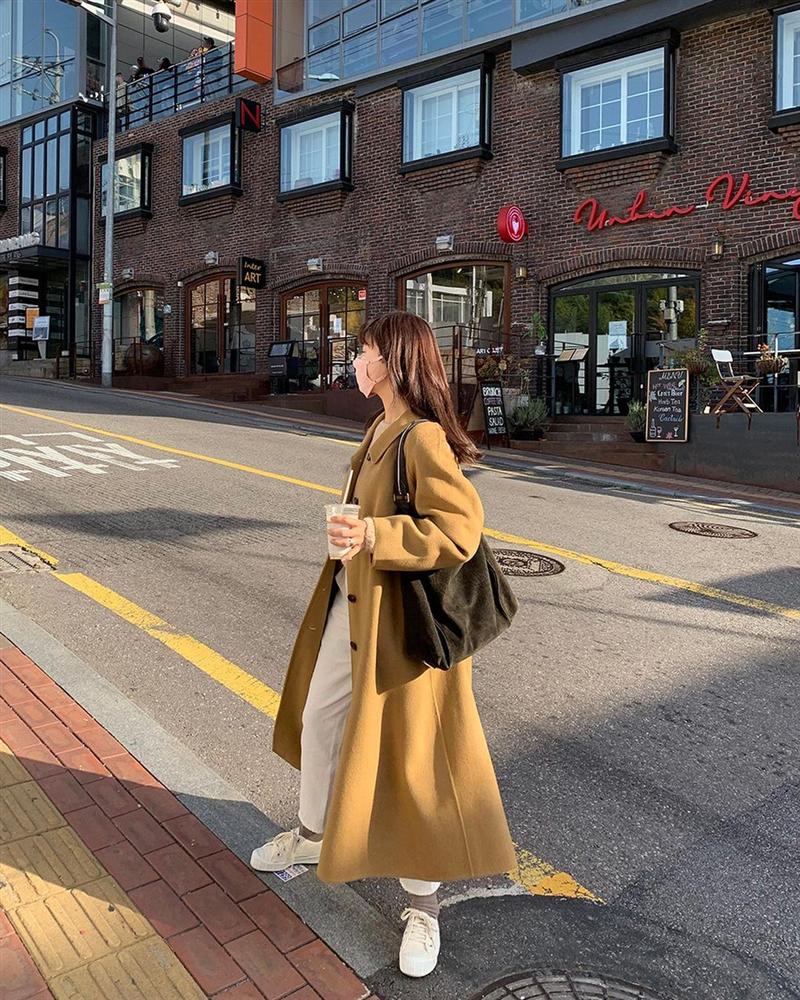 4 phiên bản trẻ trung nhất của áo khoác dạ, chị em nên sắm ngay vì một mùa Đông không già nua chán đời-2