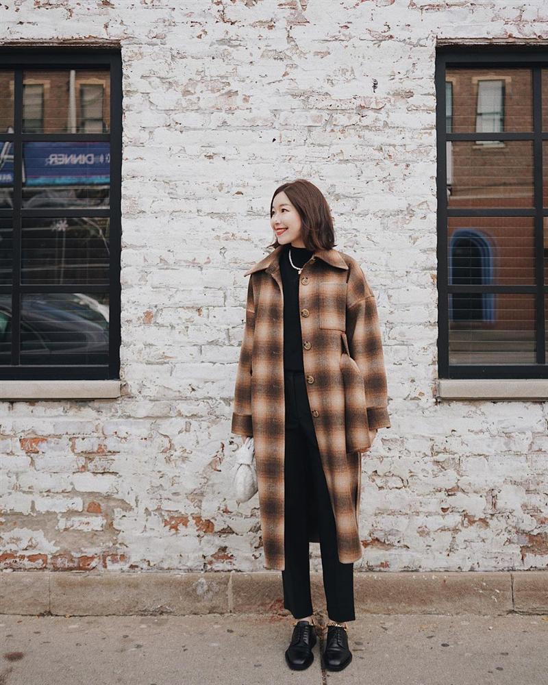 4 phiên bản trẻ trung nhất của áo khoác dạ, chị em nên sắm ngay vì một mùa Đông không già nua chán đời-5