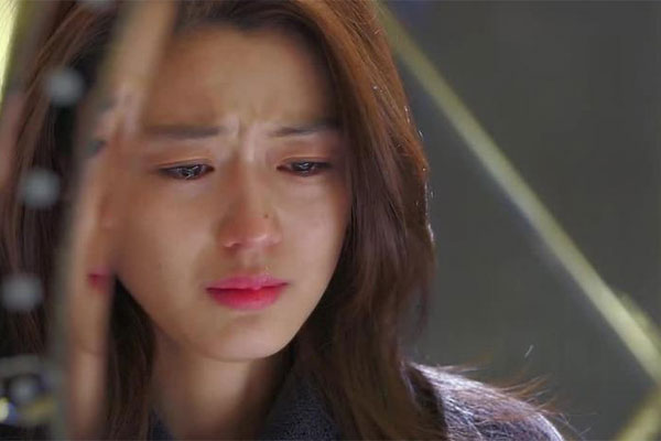 Được trả đậm khi phục vụ chị chủ giàu có, khát tình, trai trẻ há miệng mắc quai-2