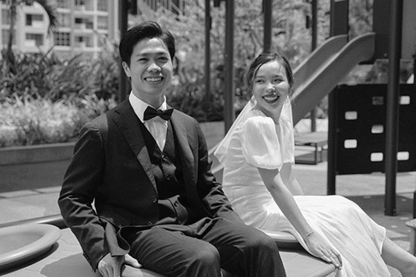 Trực tiếp đám cưới Công Phượng tại Nghệ An: Tân lang tân nương đan chặt tay nhau trên lễ đường, Dế Choắt - Văn Đức rạng rỡ chung khung hình-31