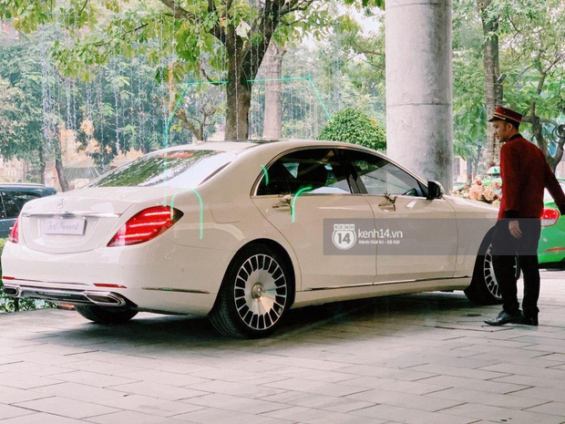 Cận cảnh siêu xe rước dâu 7,4 tỷ của Công Phượng: Làm tiệc cưới thứ 3 rồi mà vẫn hoành tráng thế này đây!-2