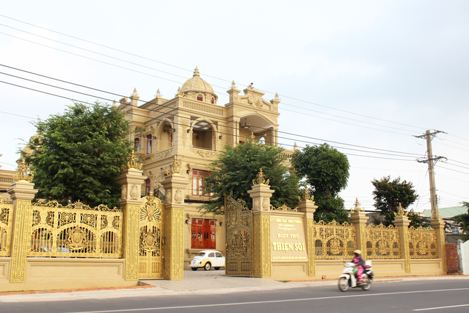 Khi thấy công an đến, con trai đại gia Thiện Soi đã đốt giấy tờ-3