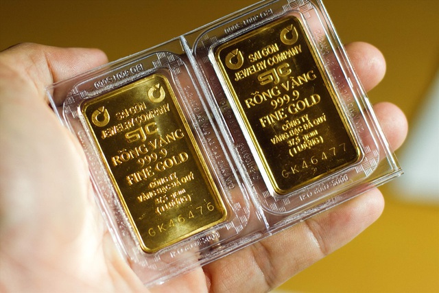 Giá vàng bật tăng mạnh, dân đầu cơ nhanh tay đổ tiền bắt đáy-1
