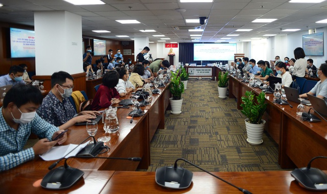 Khởi tố vụ án hình sự tiếp viên hàng không làm lây lan dịch Covid-19-2