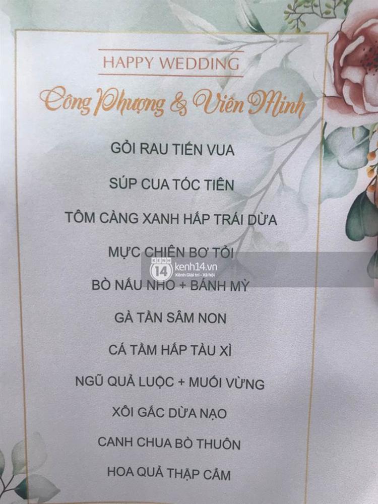 Thực đơn cỗ quê 10 món gia đình Công Phượng tiếp đãi quan khách, trên mỗi bàn tiệc còn có một chi tiết khiến nhiều người nể vì sự tinh tế-2