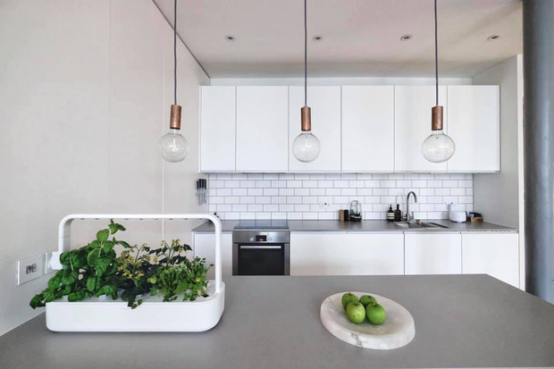 Cô gái Việt ở London mua nhà máy đồng hồ cũ rồi cải tạo thành nhà ở, chuyển hẳn nội thất từ Việt Nam sang-7