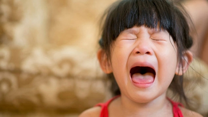 Trước khi đi ngủ 1 tiếng cha mẹ tuyệt đối không được làm 3 điều này với trẻ-1