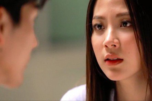 Nhìn mâm cơm toàn món đắt tiền, tôi bất ngờ không hiểu tại sao bỗng dưng vợ hoang phí cho tới khi cô ấy đưa ra một tờ giấy-2