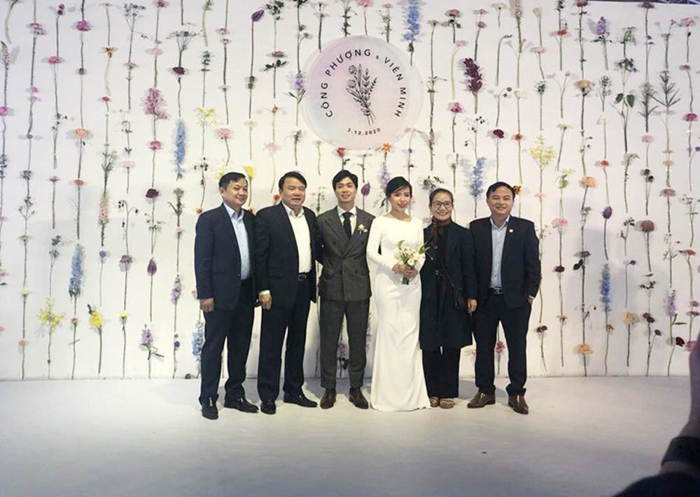 Loạt khoảnh khắc cực đẹp trong đám cưới của Công Phượng ở Nghệ An-9