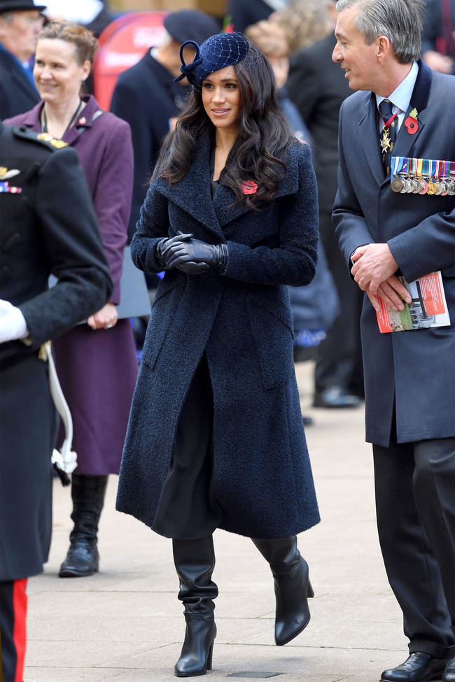 Meghan Markle hóa ra là cao thủ diện áo khoác dáng dài, xem mà học được 11 outfit để style sang như người Hoàng gia-4