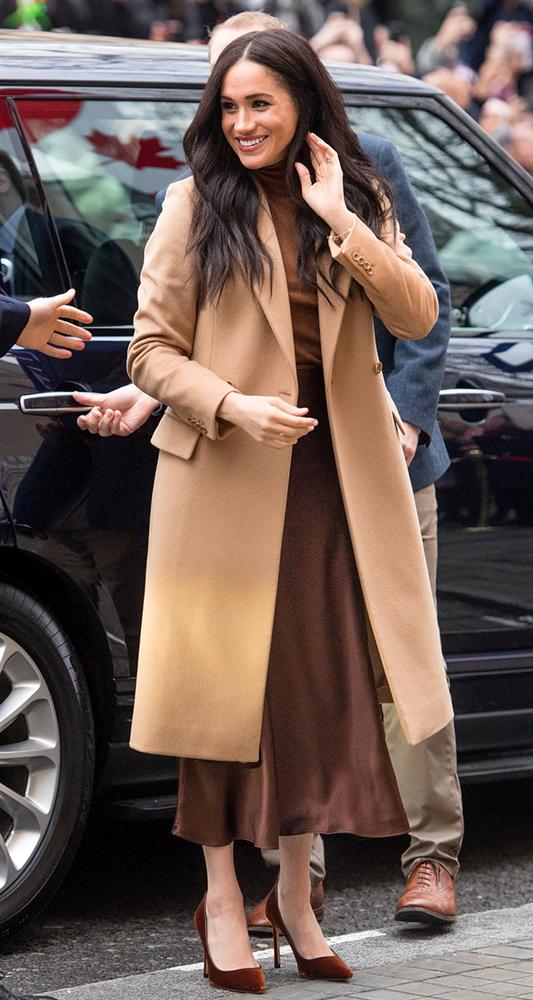 Meghan Markle hóa ra là cao thủ diện áo khoác dáng dài, xem mà học được 11 outfit để style sang như người Hoàng gia-6